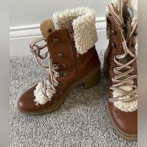 Universal Threads Boots
